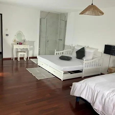 ヴィラ La Gardiole ヴィック・ラ・ガルディオル