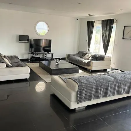 ヴィラ La Gardiole