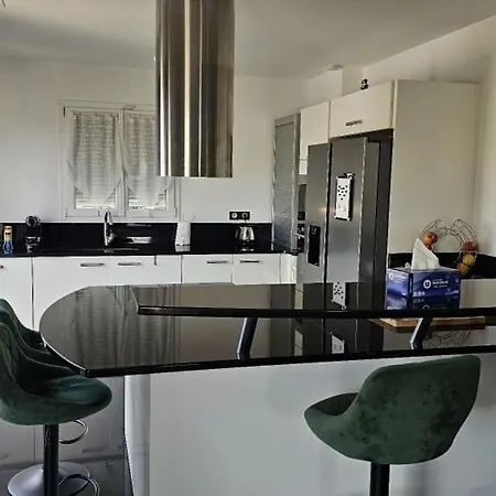 ヴィラ La Gardiole ヴィック・ラ・ガルディオル